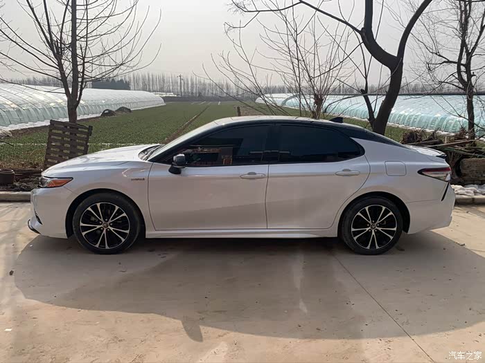 出售19款丰田凯美瑞25双擎混动锋尚版