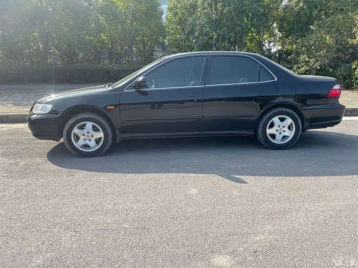 出02年6代本田雅阁30v6车况很好毒物一个