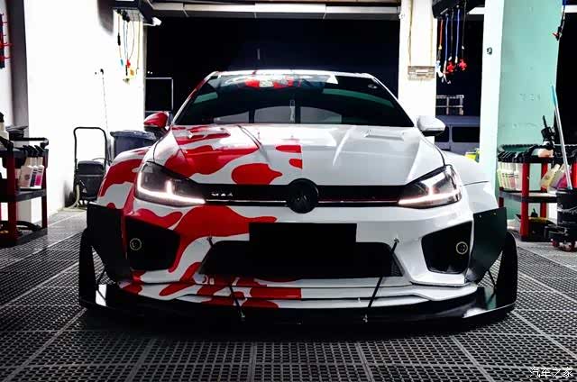 这套车身改色一样拼色的设计应该也找不出一台一模一样的