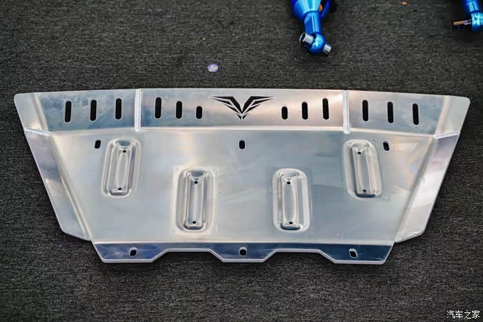 升级氮气减震轮毂轮胎护板