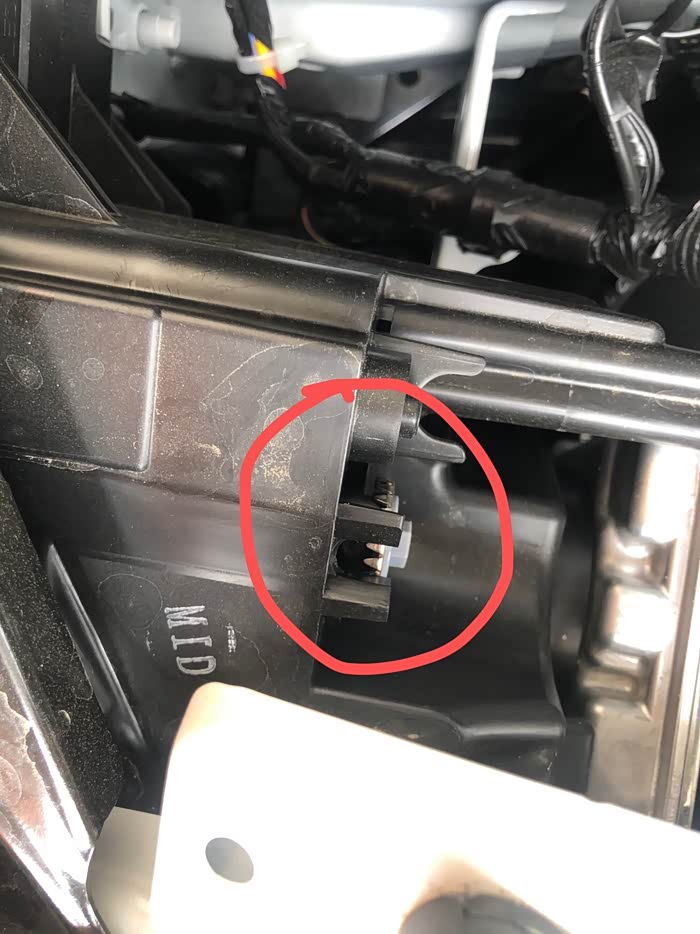 关于次世代马3大灯高度调节