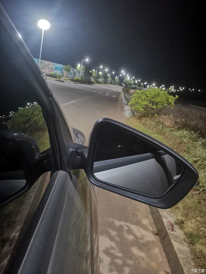 看看这后视镜,威武霸气