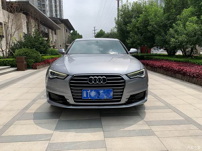 16年极品银色奥迪a6l  1.