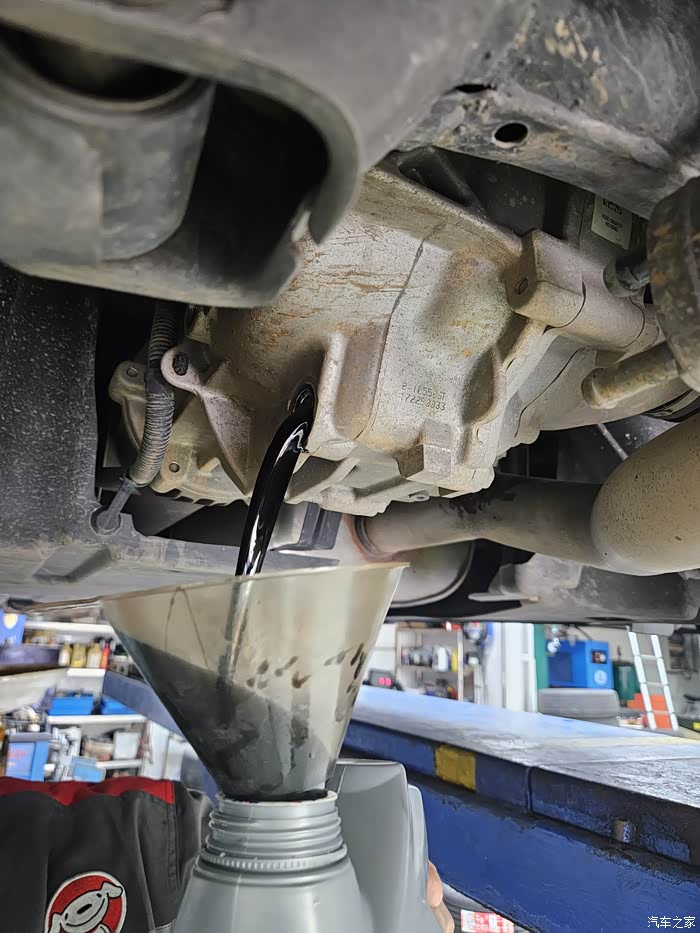 7.5w公里更换2017款28t更换分动箱,后桥差速器油,刹车油