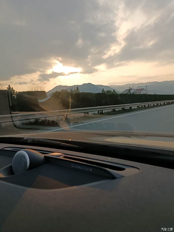 来自副驾驶的乐趣欣赏沿途风景