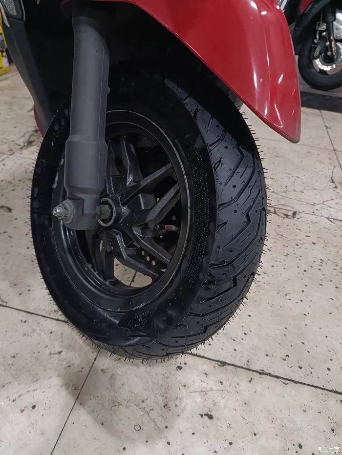 本田裂行升级倍耐力天使轮胎