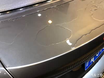 敞篷洗车的时候软顶织布需要擦干嘛?