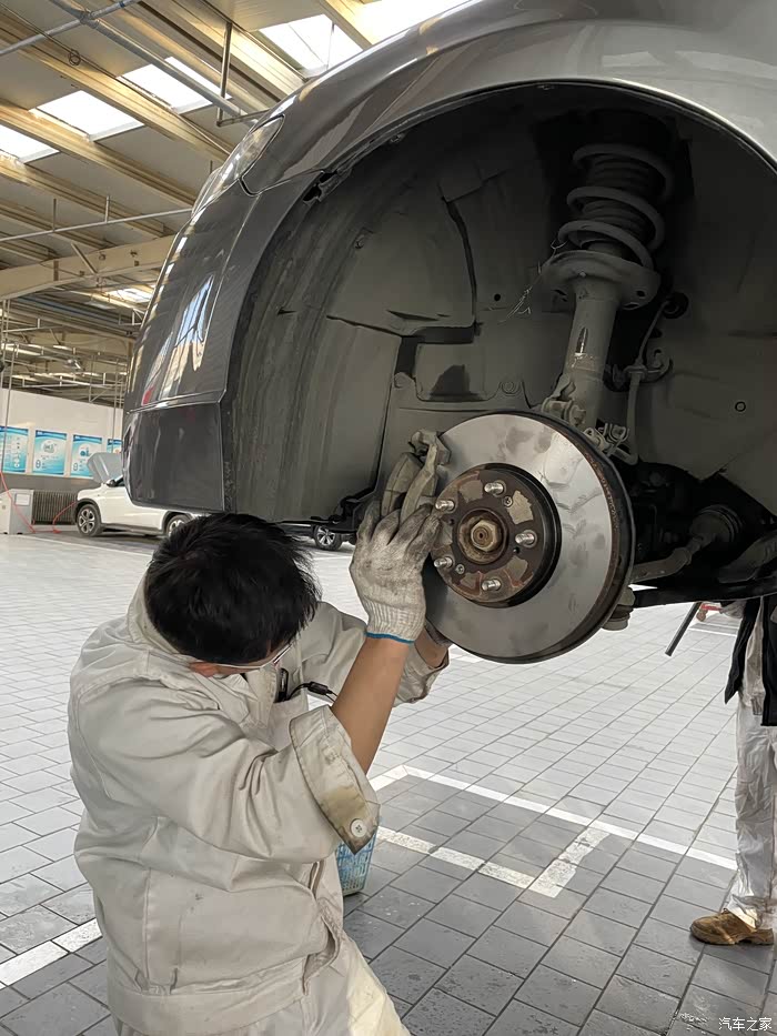 整备继续09思域更换前刹车片变速箱油光盘行动