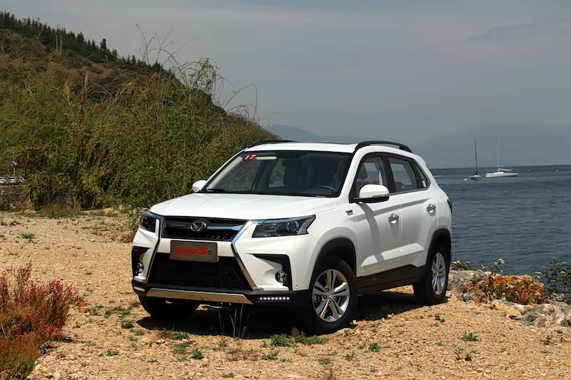 北汽幻速s5,外观设计很漂亮