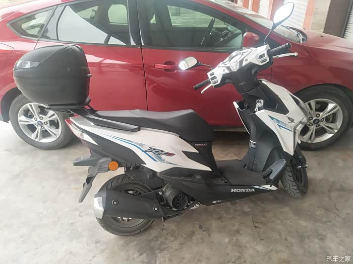 【图】喜提白色裂行125_摩托车论坛_汽车之家论坛
