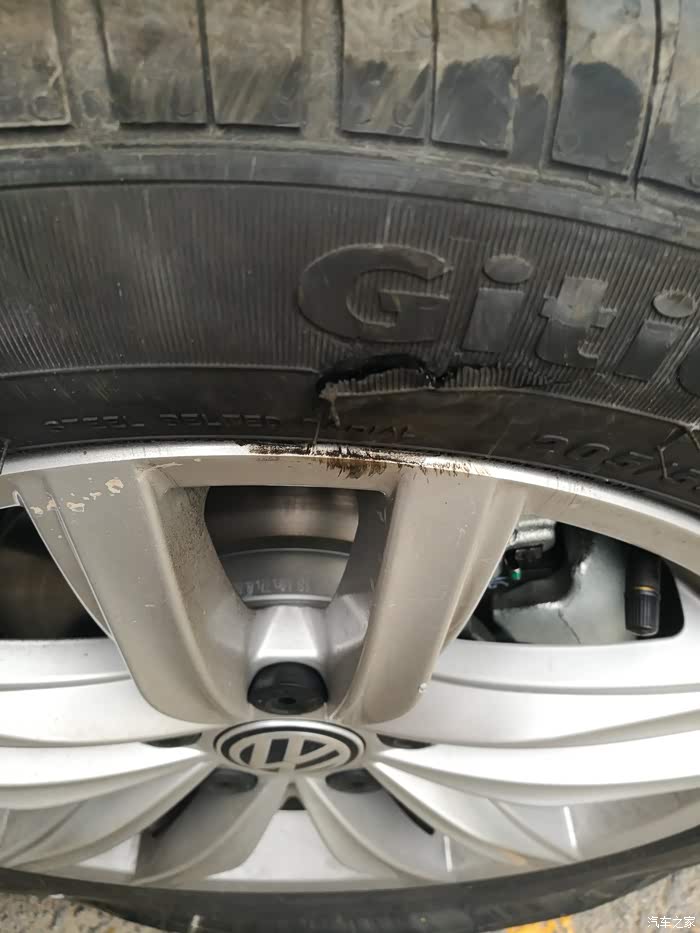 5-15 21:29:50 | 来自 问答帖   新车,刚提,第二天轮胎爆胎