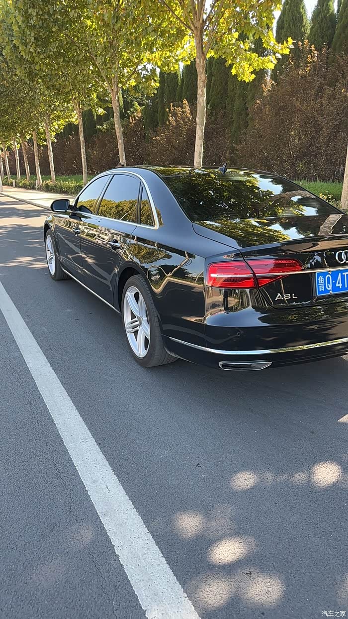 出售自用15年奥迪a8黑外棕内四座满键