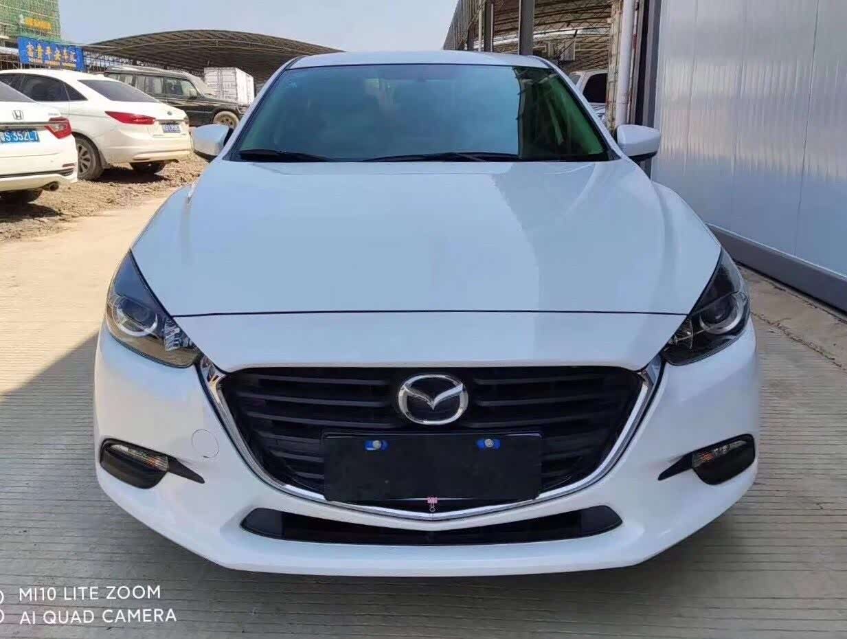 白色的马自达昂克赛拉非常具有运动感!