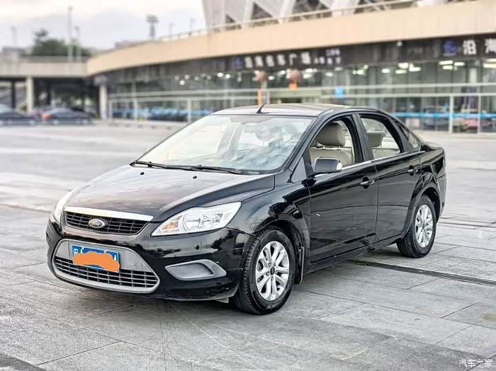 福特2012款经典福克斯三厢18基本型