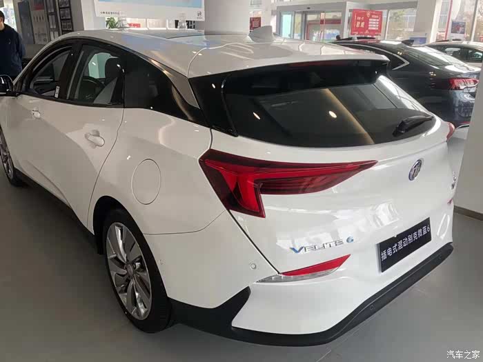 试驾了解别克微蓝6白色也不错