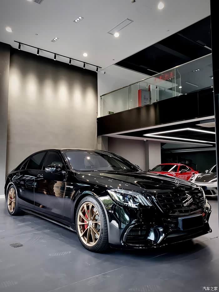 19年奔驰s63极品