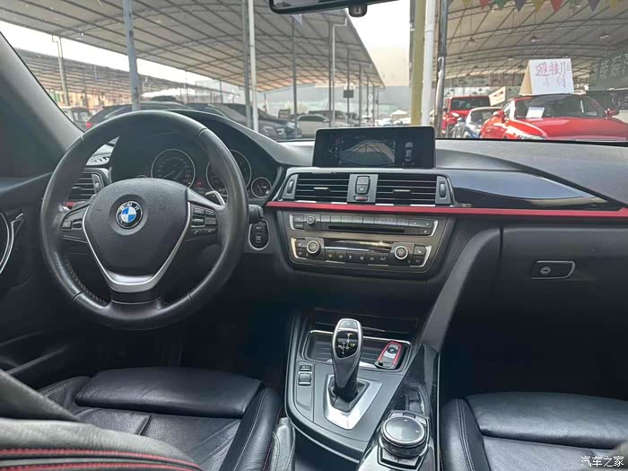 2014款宝马3系320i运动设计套装