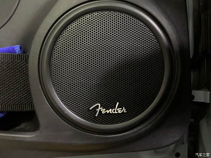 2014款甲壳虫升级芬达音响系统前方高能