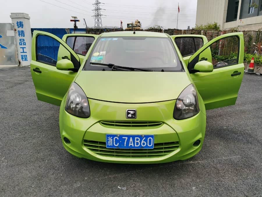 众泰z100曾经市内代代步还是很不错的