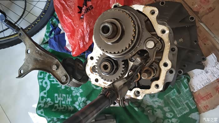 志俊变速箱拆解