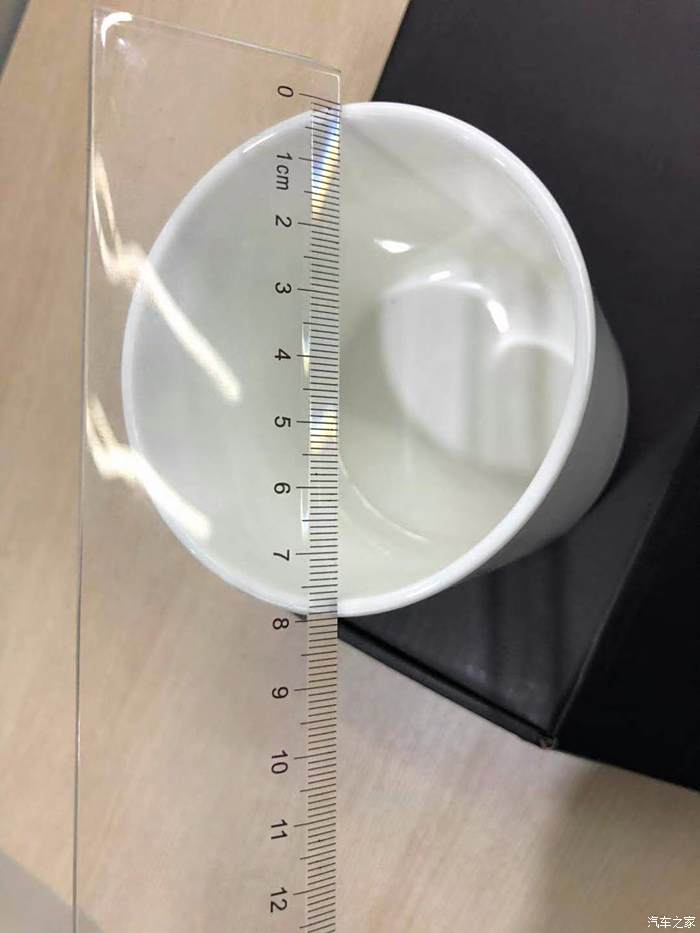 杯口直径约8厘米