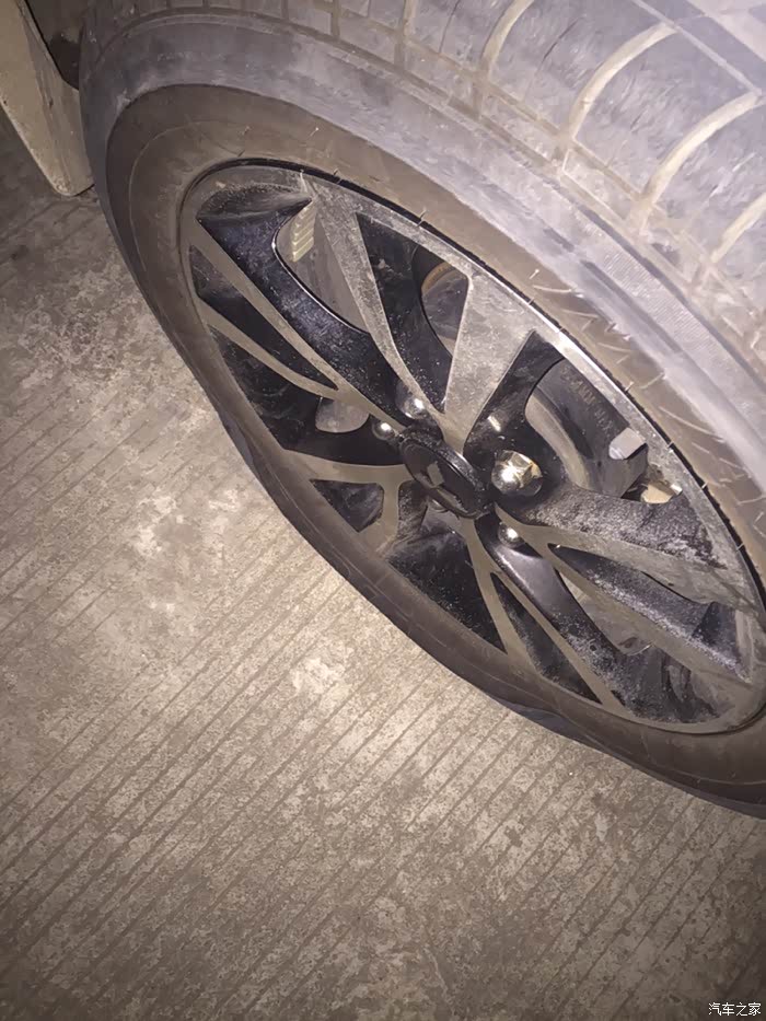 这是回家发现漏气拍的照片