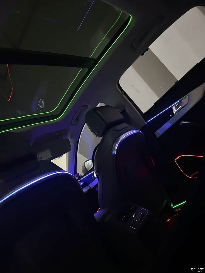 【图】详细介绍改装氛围灯的问题,和原厂副厂区别_奥迪a4l论坛_汽车之