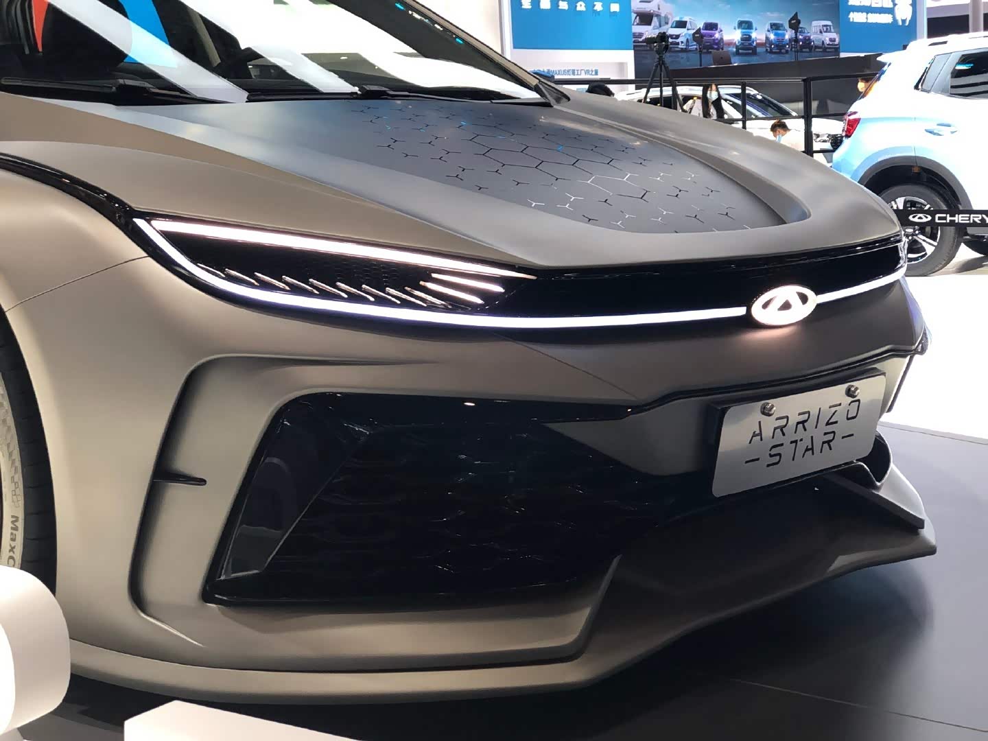 奇瑞官方发布了其与工匠派联合打造的艾瑞泽star车型