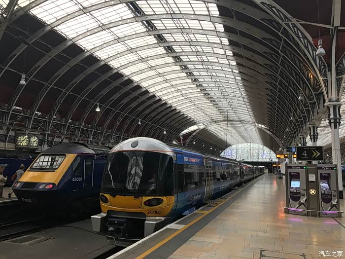 帕丁顿站 1863年就为伦敦铁服务的车站