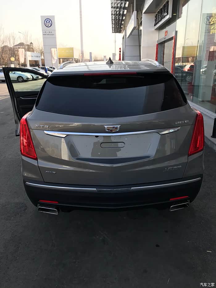 【图】心心念念的车到了,迫不及待去拍了几张照片_凯迪拉克xt5论坛
