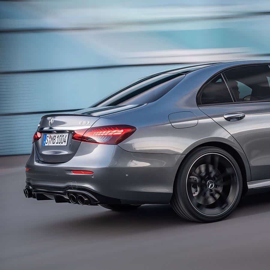 奔驰新款e53四门轿车/旅行车,凶狠劲少很多