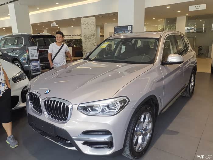 提车了月光银真的好少这颜色还好吧耐脏