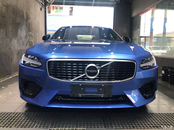 哪里有焰影蓝的s90图片?