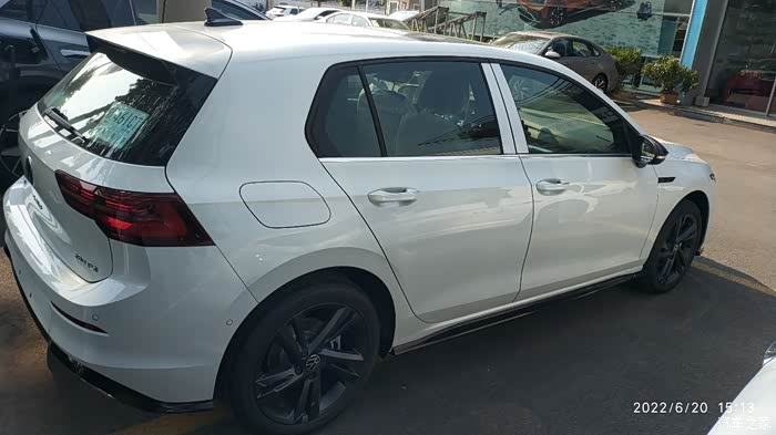 高尔夫第八代珠光白