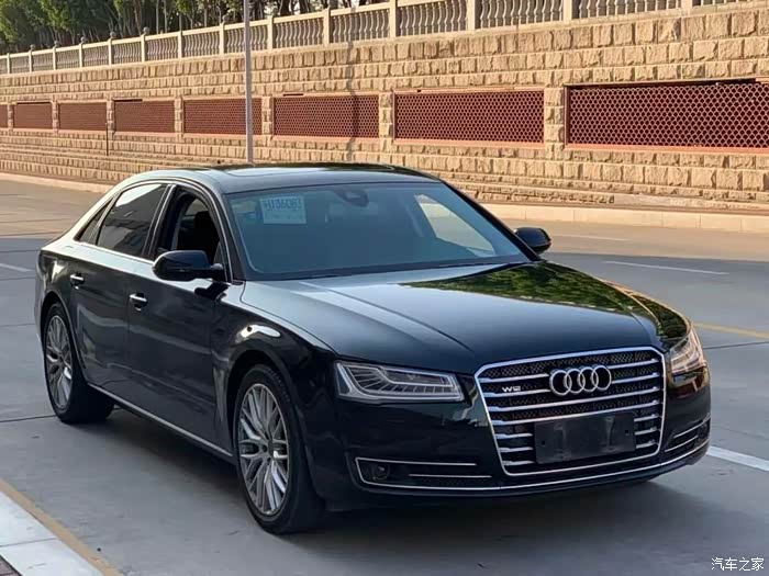 出手2016年舒适型奥迪a8一台