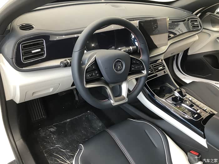 比亚迪秦plus ev出行版