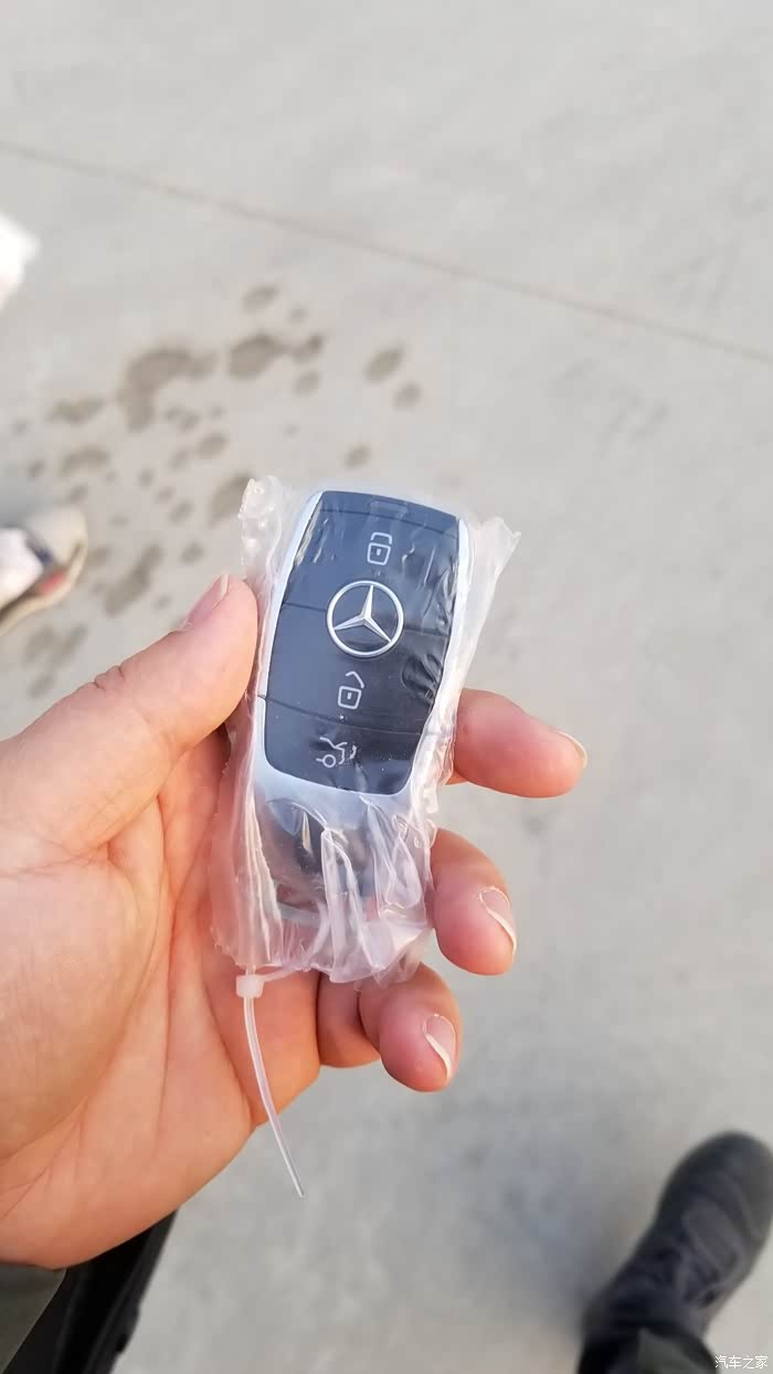 第一次奔驰车.真不懂,上钥匙证明
