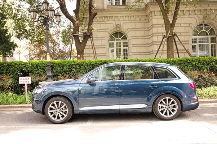 【图】2018款尊贵版星际蓝 交提车作业啦 让大家久等了_奥迪q7论坛