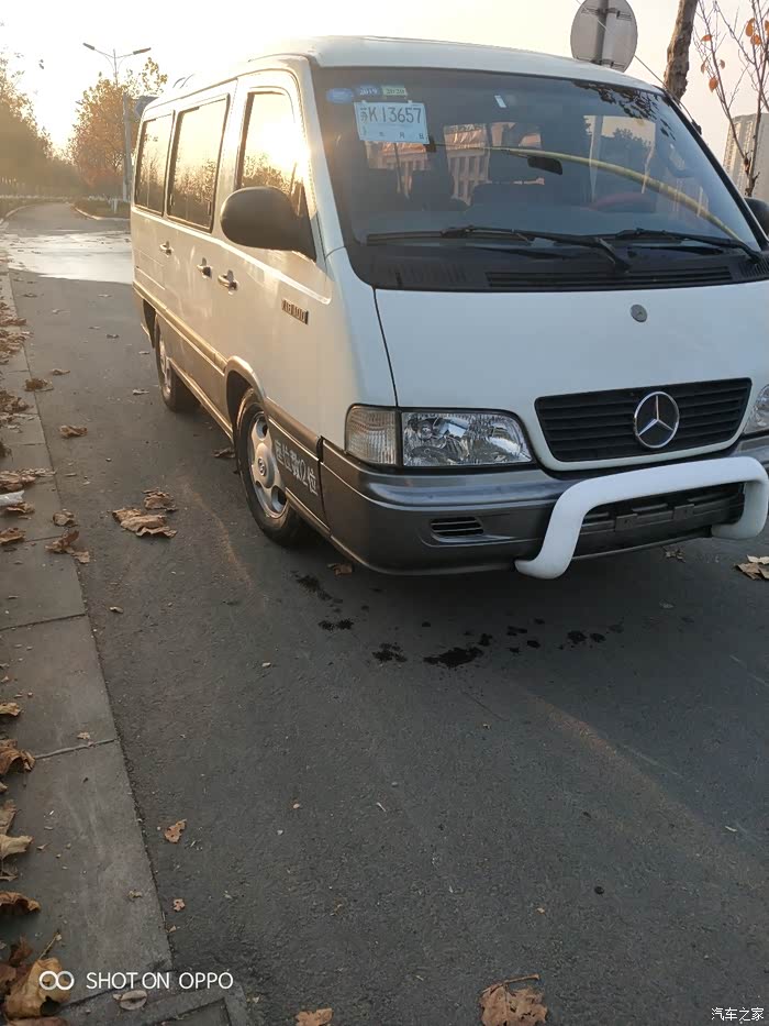 10年奔驰mb100伊思坦纳