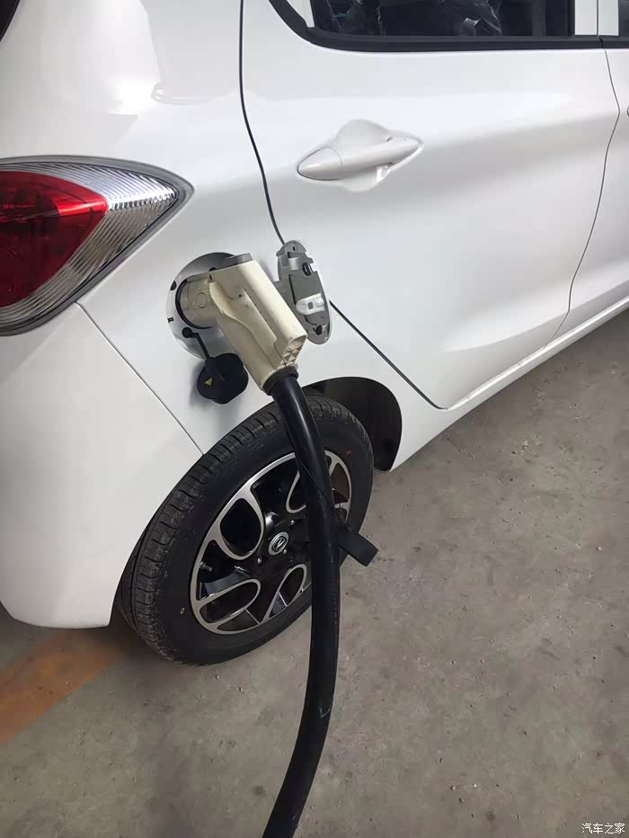 长安奔奔国民版心怡快充版4s店告诉我已经不能提车了