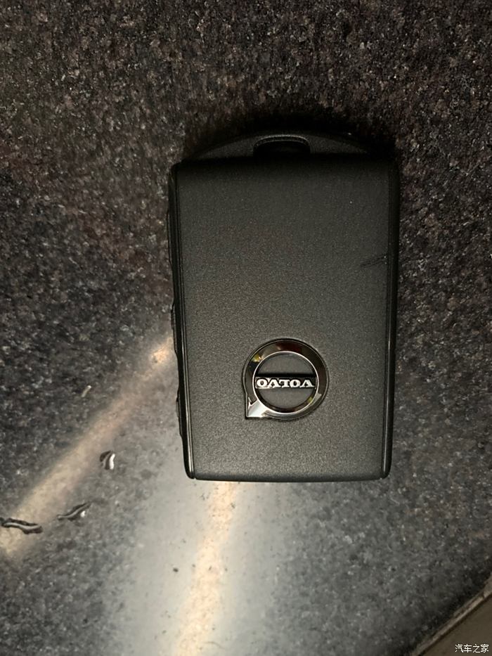 沃尔沃xc60钥匙充电图片