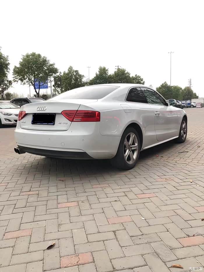 奥迪a五两门精品车况