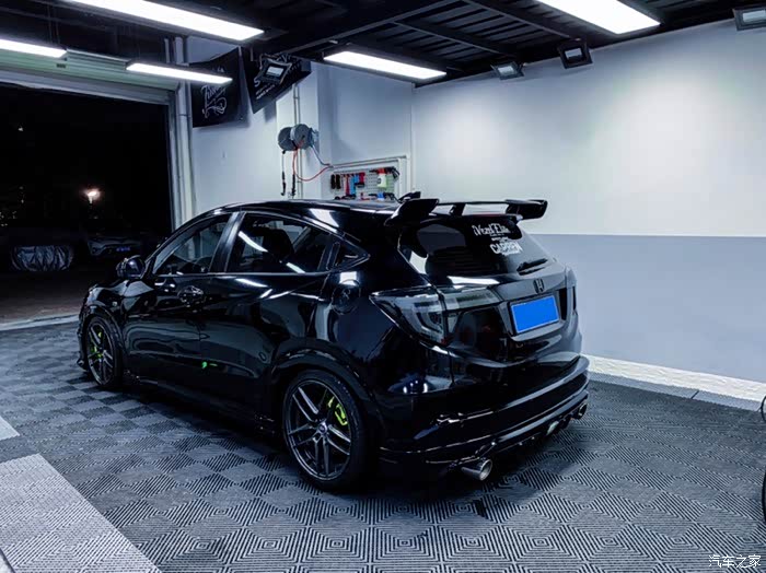 深夜洗车缤智改装黑武士多图赏析