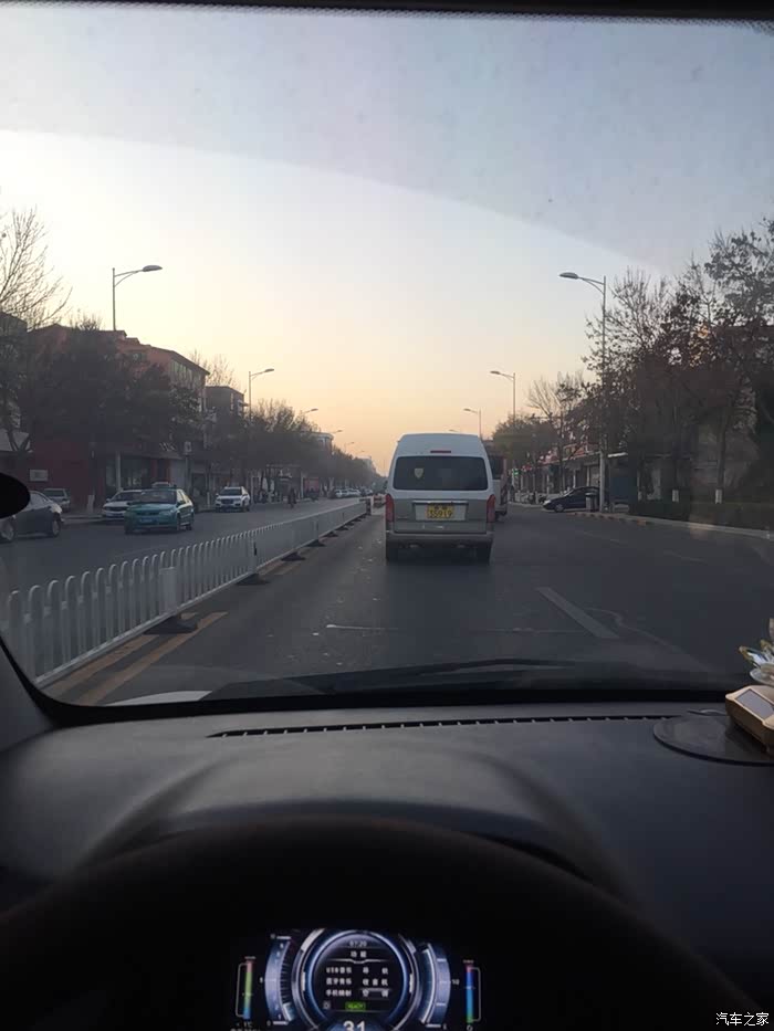 早睡早起身体好,一会开车去吃早点