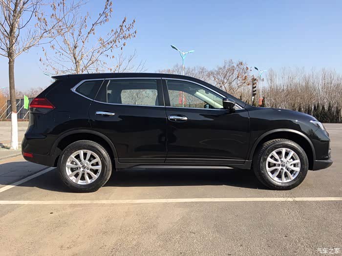 黑色奇骏不一样的提车作业