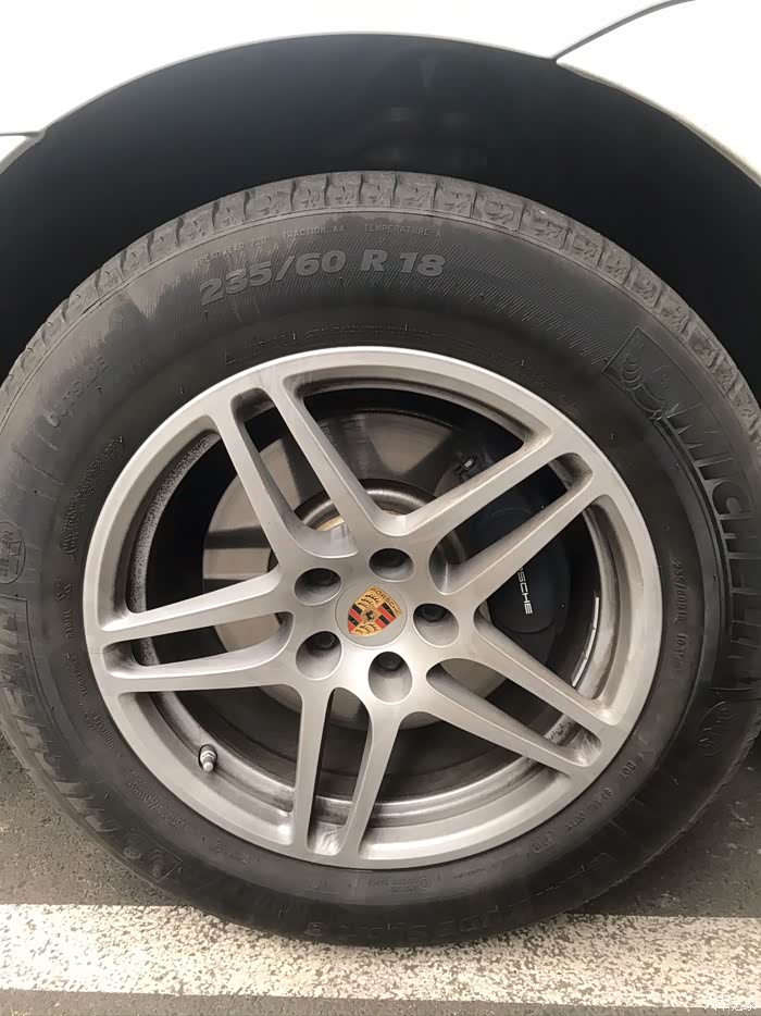 出原厂选装macans18寸轮毂带胎一套