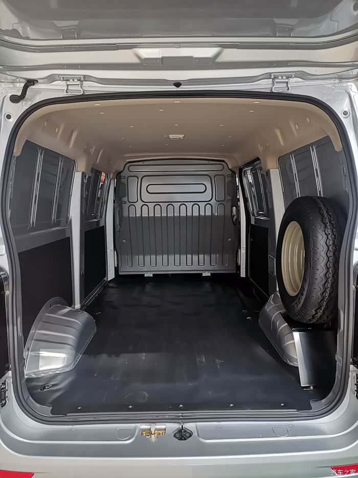 长安睿行m60大空间大承载
