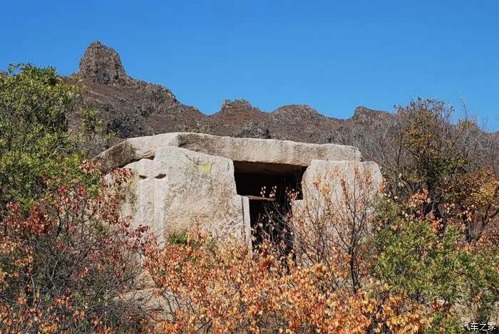 辽代皇帝耶律阿保机的墓像个石盒子