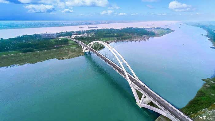 先看人家航拍的全景吧,绿油油的巴溪洲是过去,初冬时节的巴溪洲在被