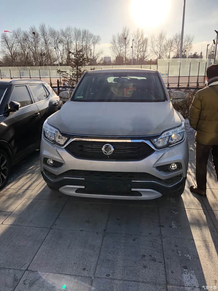 《我是谍报家》逛街停车场偶遇新款雷士特g4 雷斯特g4皮卡